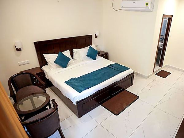 Well-appointed deluxe room